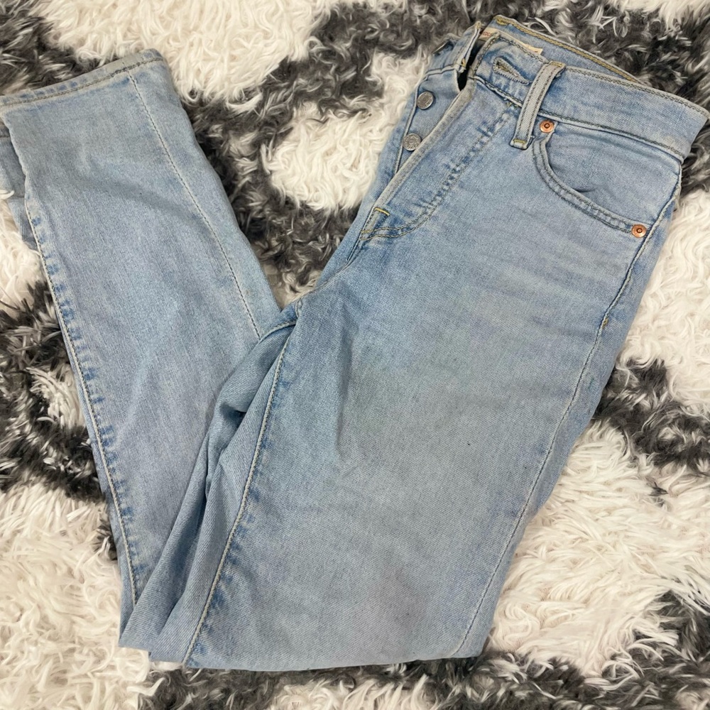 Skinny light wash